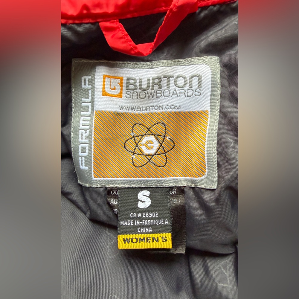 Burton Women's Red Quilted Jacket - Picture 5 of 5